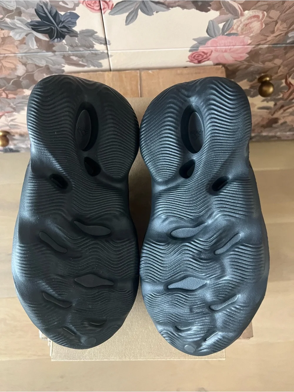 Yeezy Foam Runners in Black 7 NIB